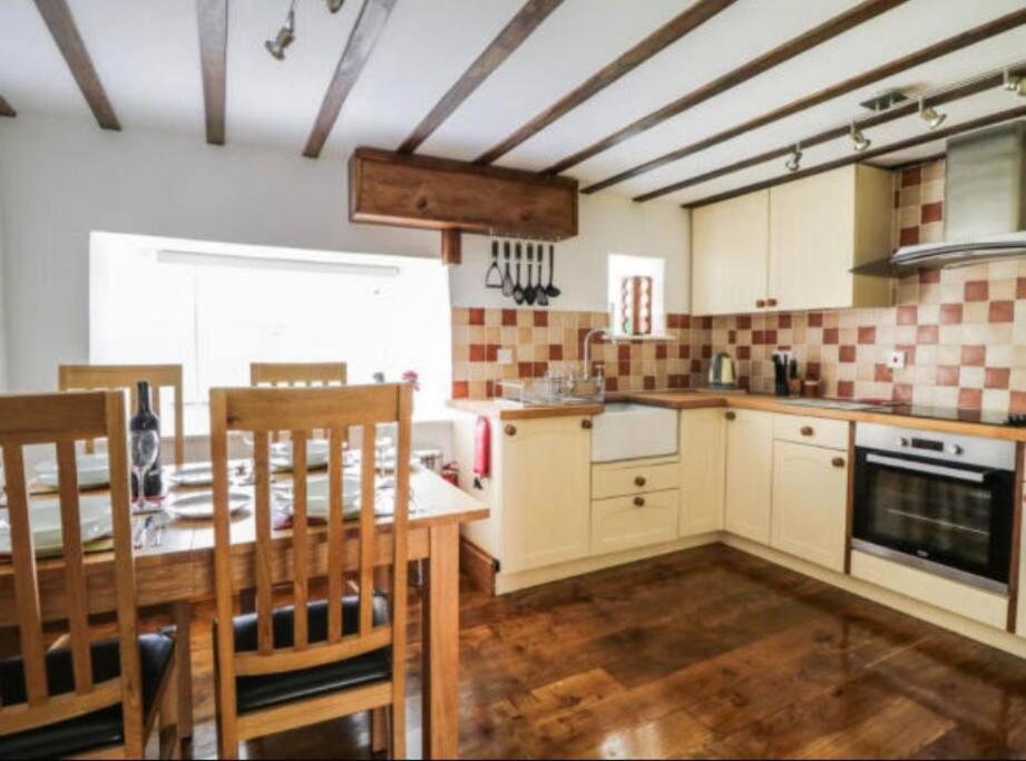 Church Gate Cottage - Bridestowe Экстерьер фото